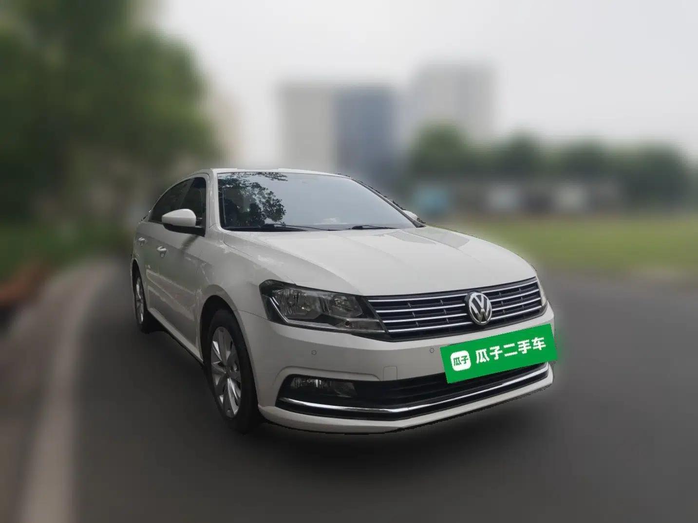 Volkswagen Lavida 2017 1.6L Manual Comfort Edition — миниатюра 3
