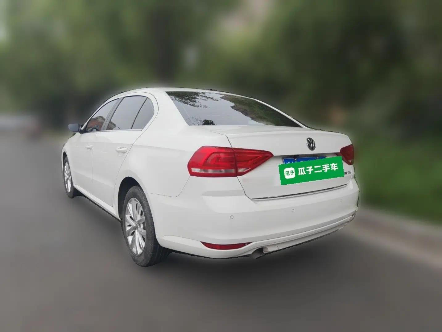 Volkswagen Lavida 2017 1.6L Manual Comfort Edition — миниатюра 4