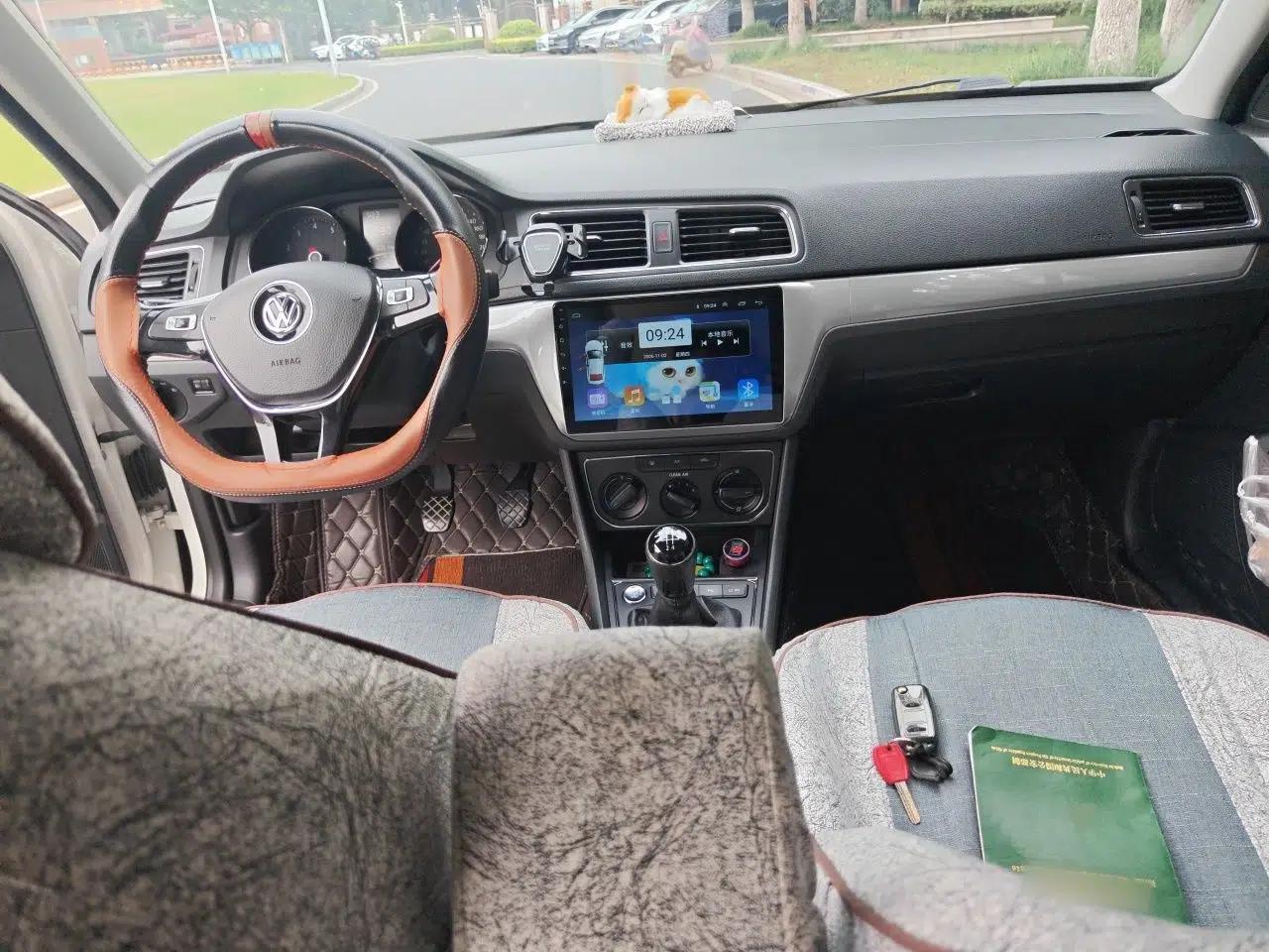 Volkswagen Lavida 2017 1.6L Manual Comfort Edition — миниатюра 9