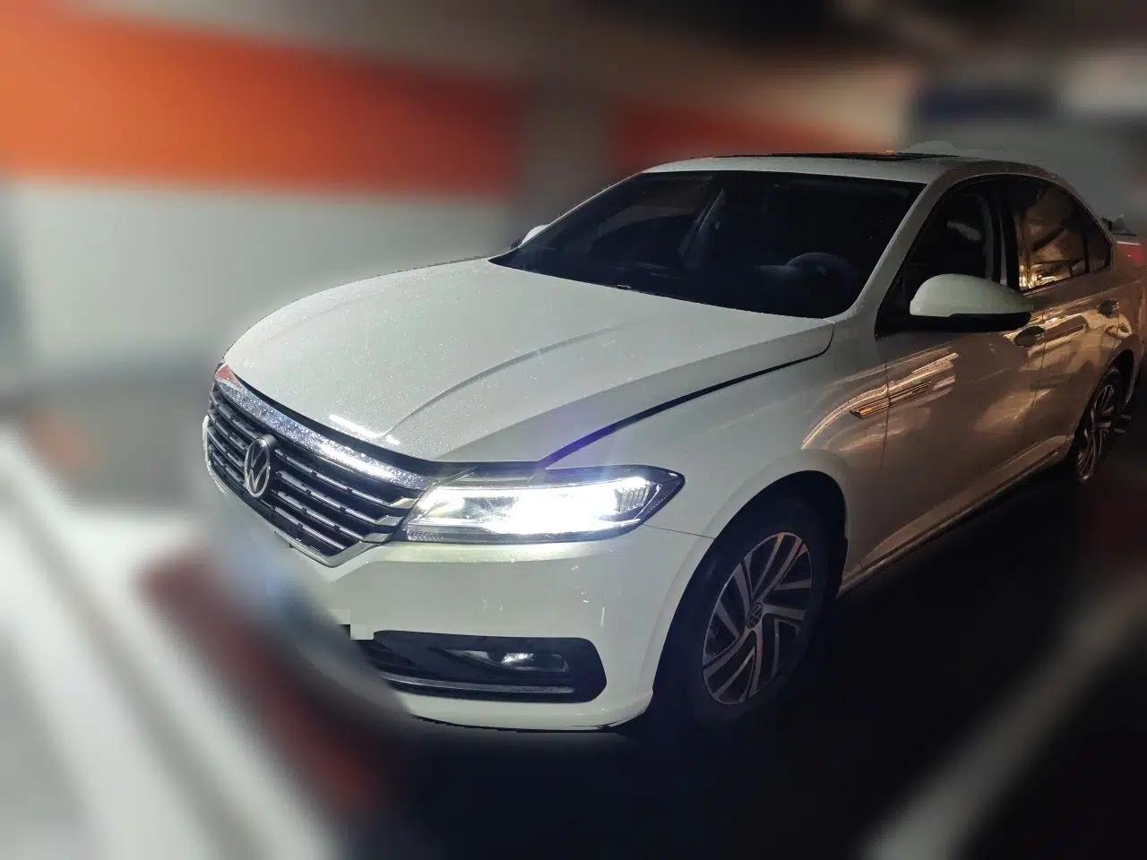 Volkswagen Lavida 2022 1.5L Automatic Comfort Edition — миниатюра 1