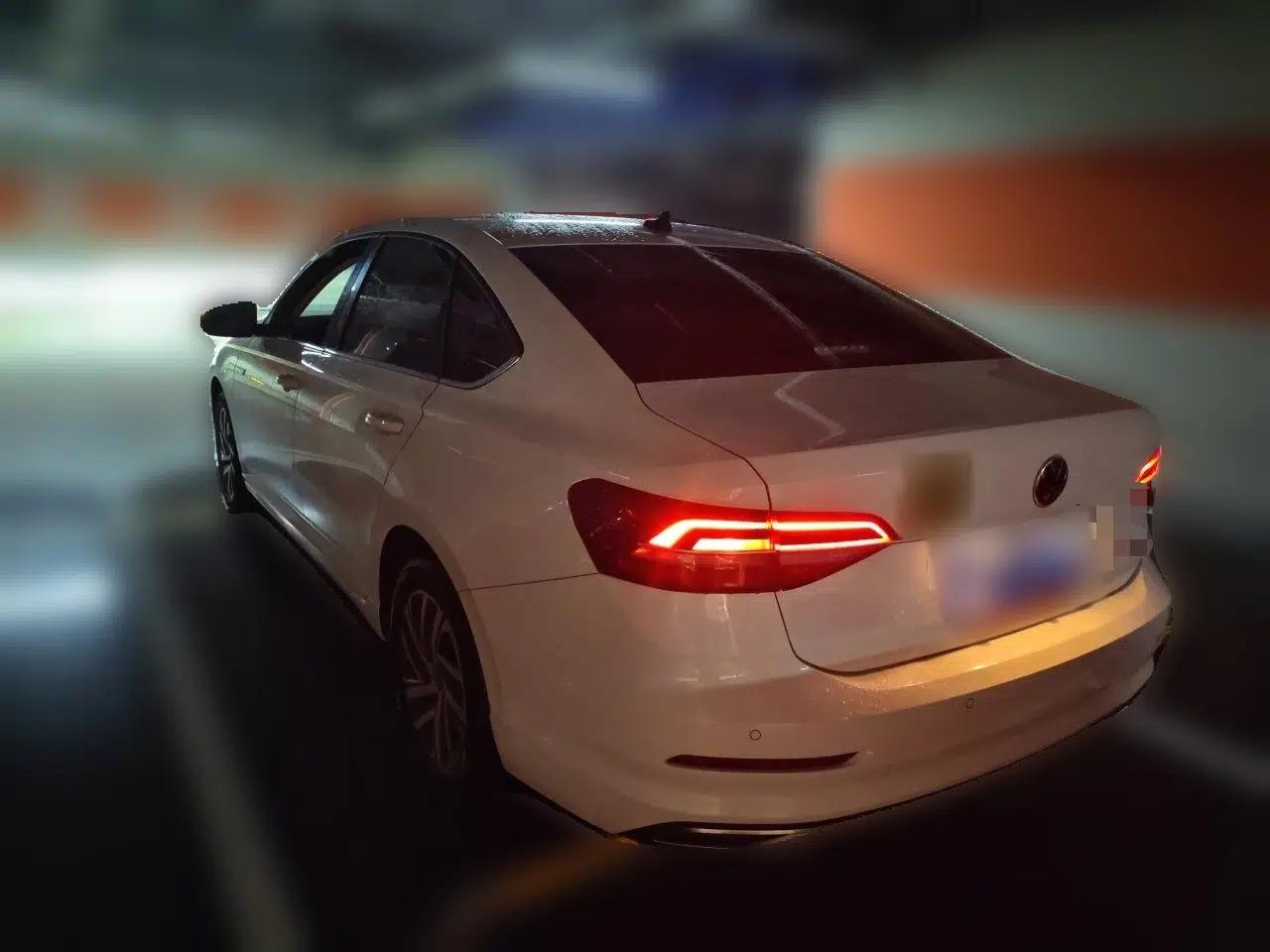 Volkswagen Lavida 2022 1.5L Automatic Comfort Edition — миниатюра 4