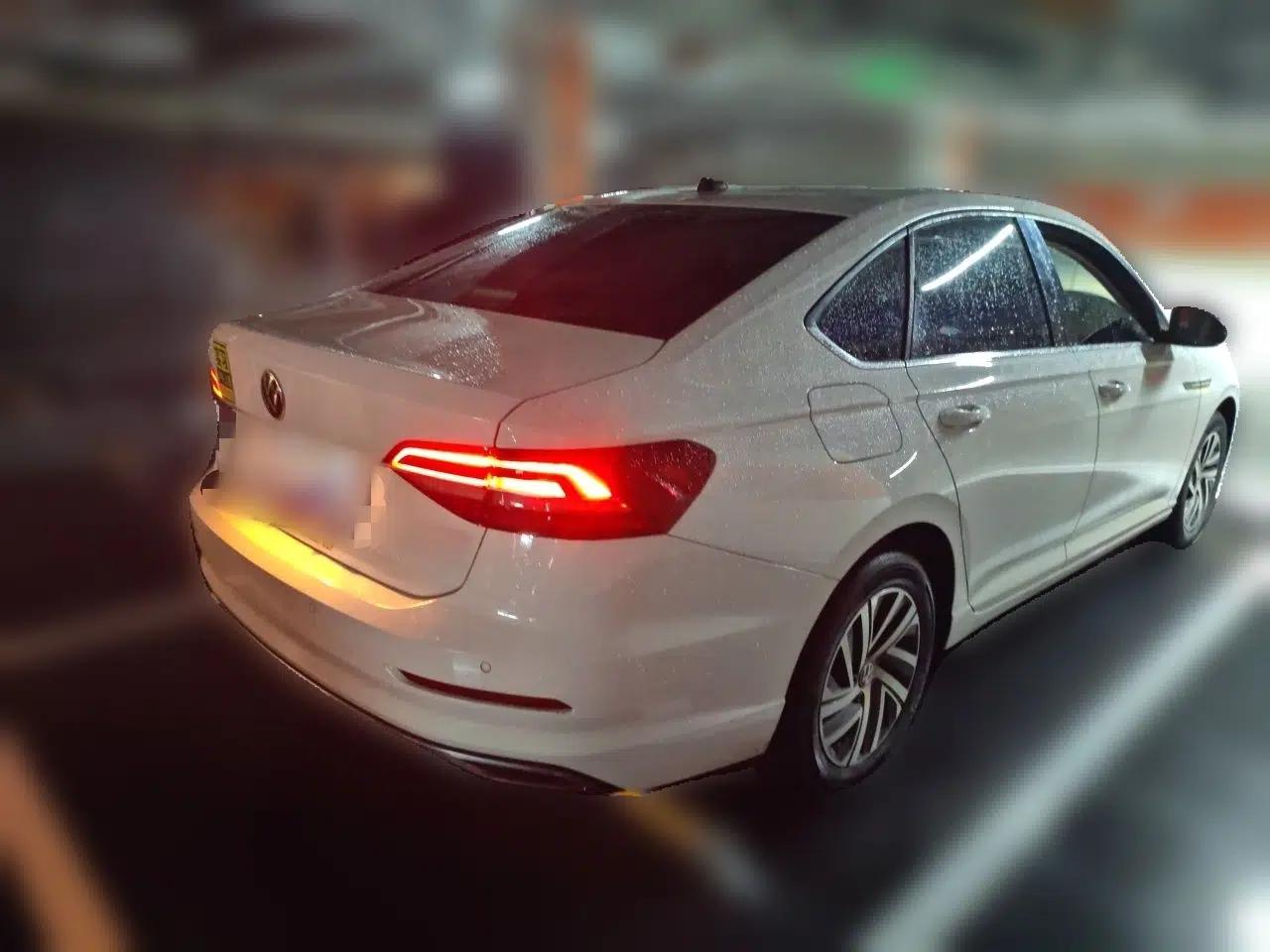 Volkswagen Lavida 2022 1.5L Automatic Comfort Edition — миниатюра 6