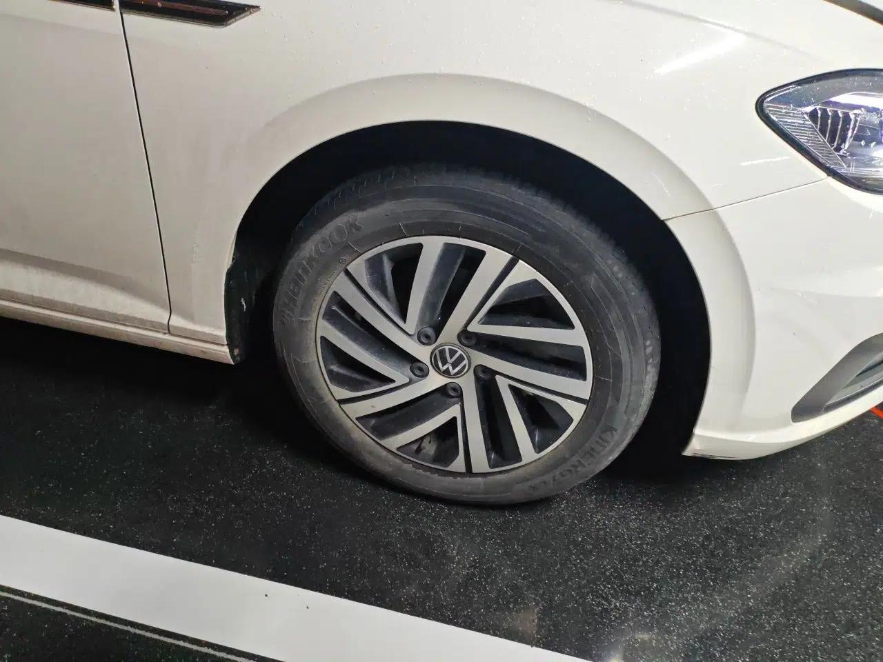 Volkswagen Lavida 2022 1.5L Automatic Comfort Edition — миниатюра 8