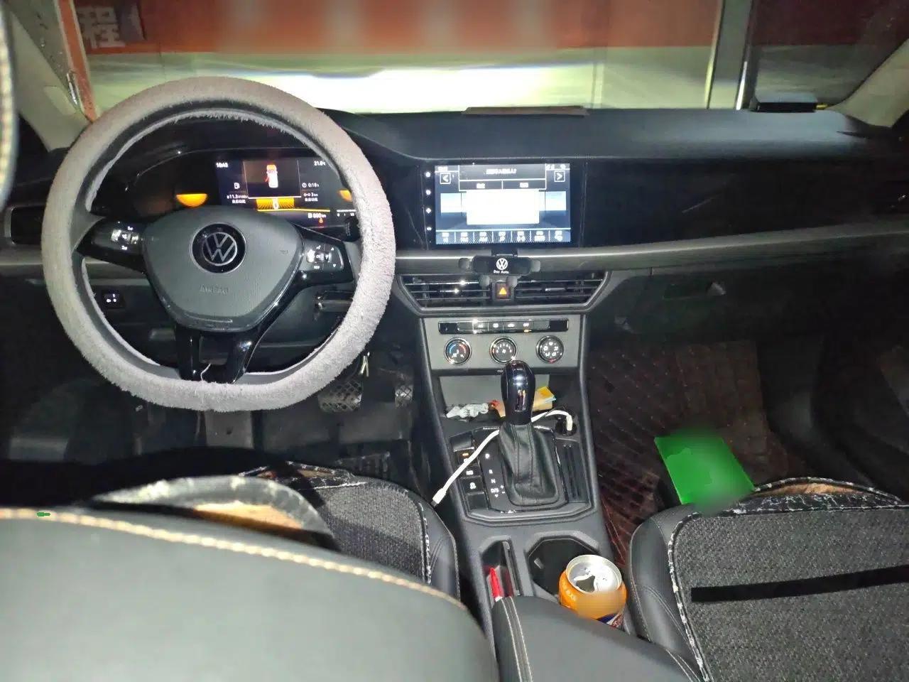 Volkswagen Lavida 2022 1.5L Automatic Comfort Edition — миниатюра 9