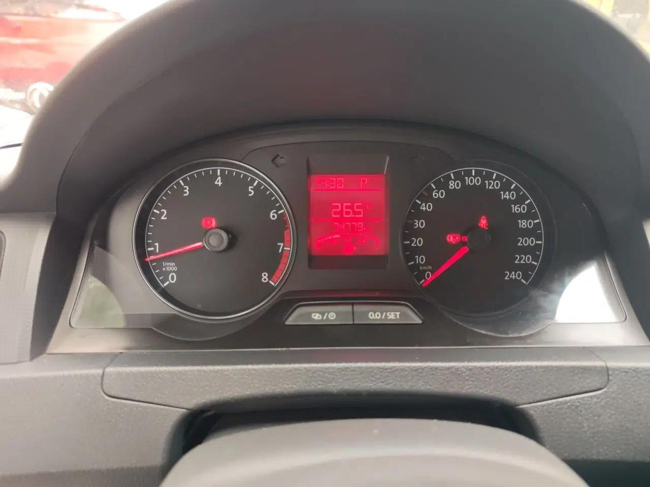 Volkswagen Santana 2015 1.6L Automatic Fashion Edition — миниатюра 11