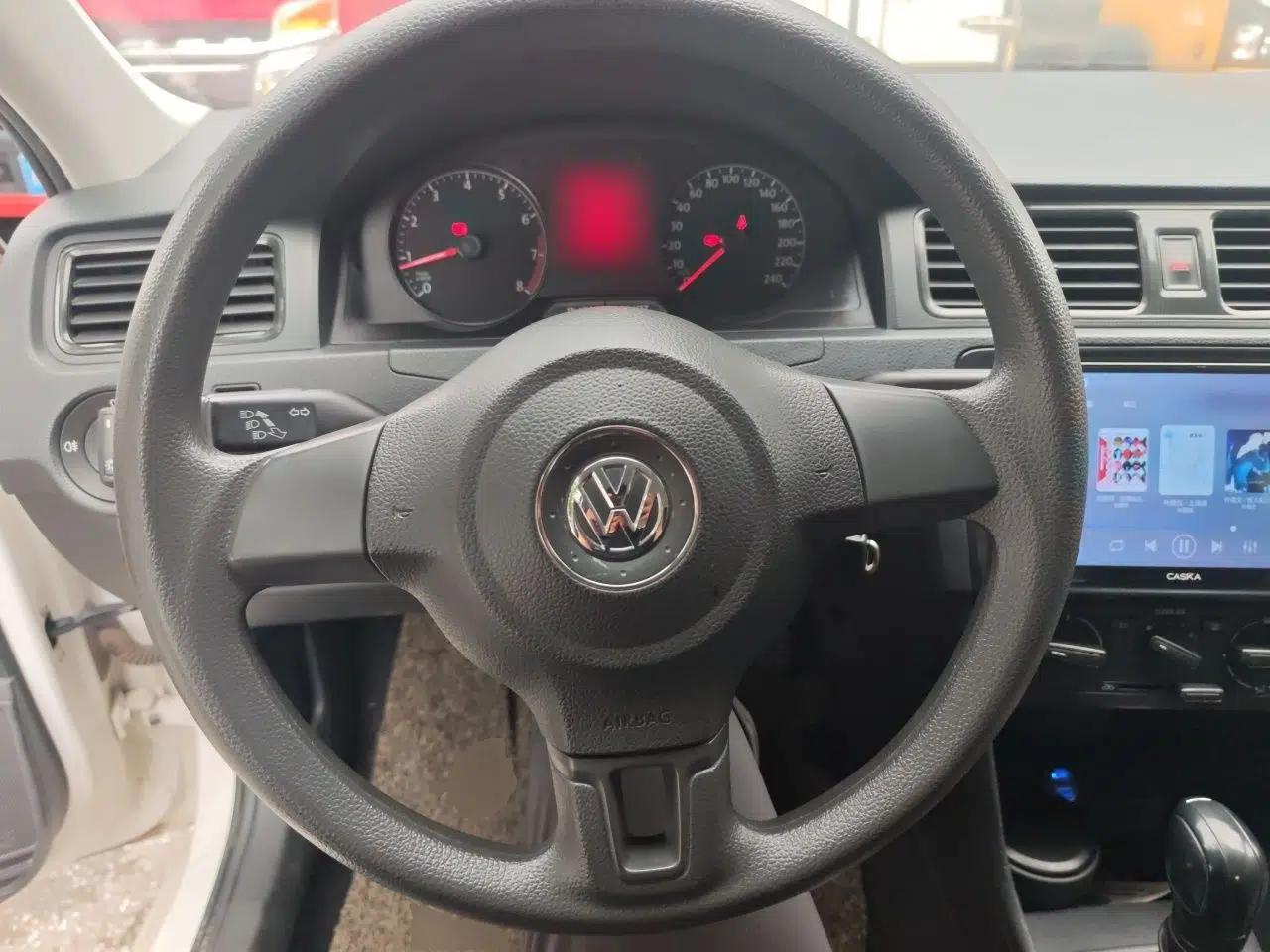 Volkswagen Santana 2015 1.6L Automatic Fashion Edition — миниатюра 10