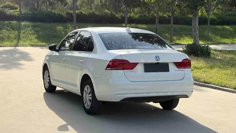 Volkswagen Santana 2021 1.5L Automatic Fashion Edition — миниатюра 4