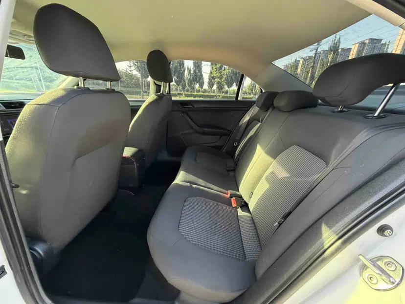 Volkswagen Santana 2021 1.5L Automatic Fashion Edition — миниатюра 10