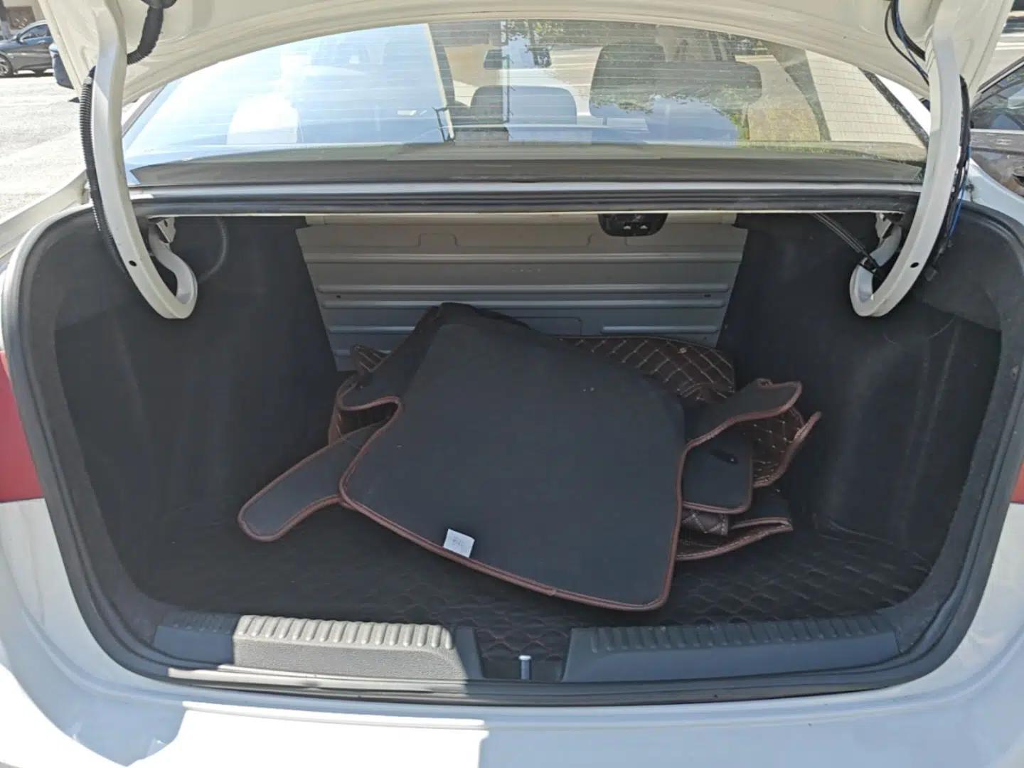 Volkswagen Santana 2016 1.4L Manual Fashion Edition — миниатюра 22