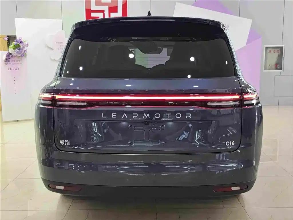 Leapmotor C16 2024 Range Extended 200 Premium Edition — миниатюра 5