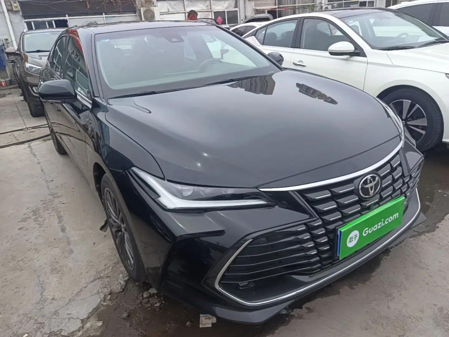 Toyota Avalon 2023 2.0L XLE Deluxe Edition — миниатюра 3