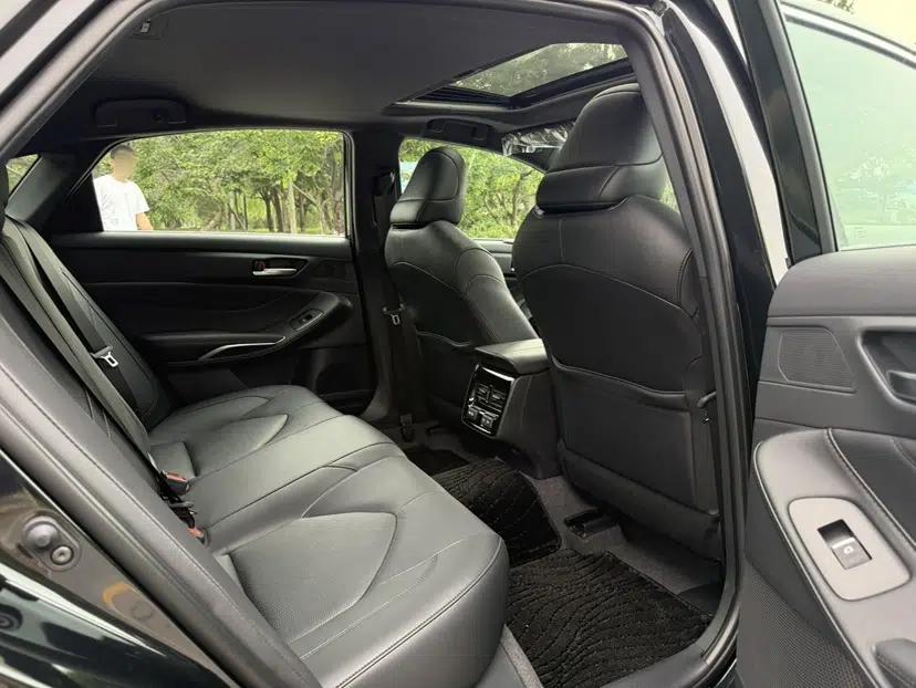 Toyota Avalon 2023 2.0L XLE Deluxe Edition — миниатюра 30