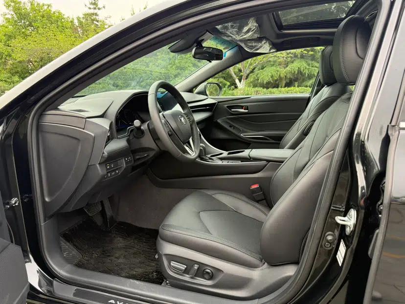 Toyota Avalon 2023 2.0L XLE Deluxe Edition — миниатюра 36