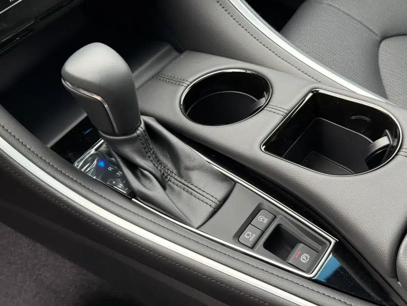 Toyota Avalon 2023 2.0L XLE Deluxe Edition — миниатюра 37