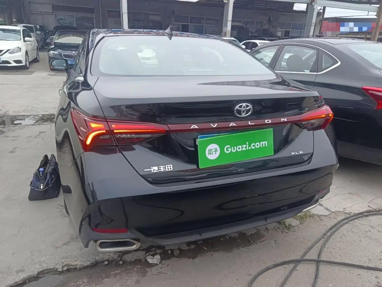 Toyota Avalon 2023 2.0L XLE Deluxe Edition — миниатюра 5