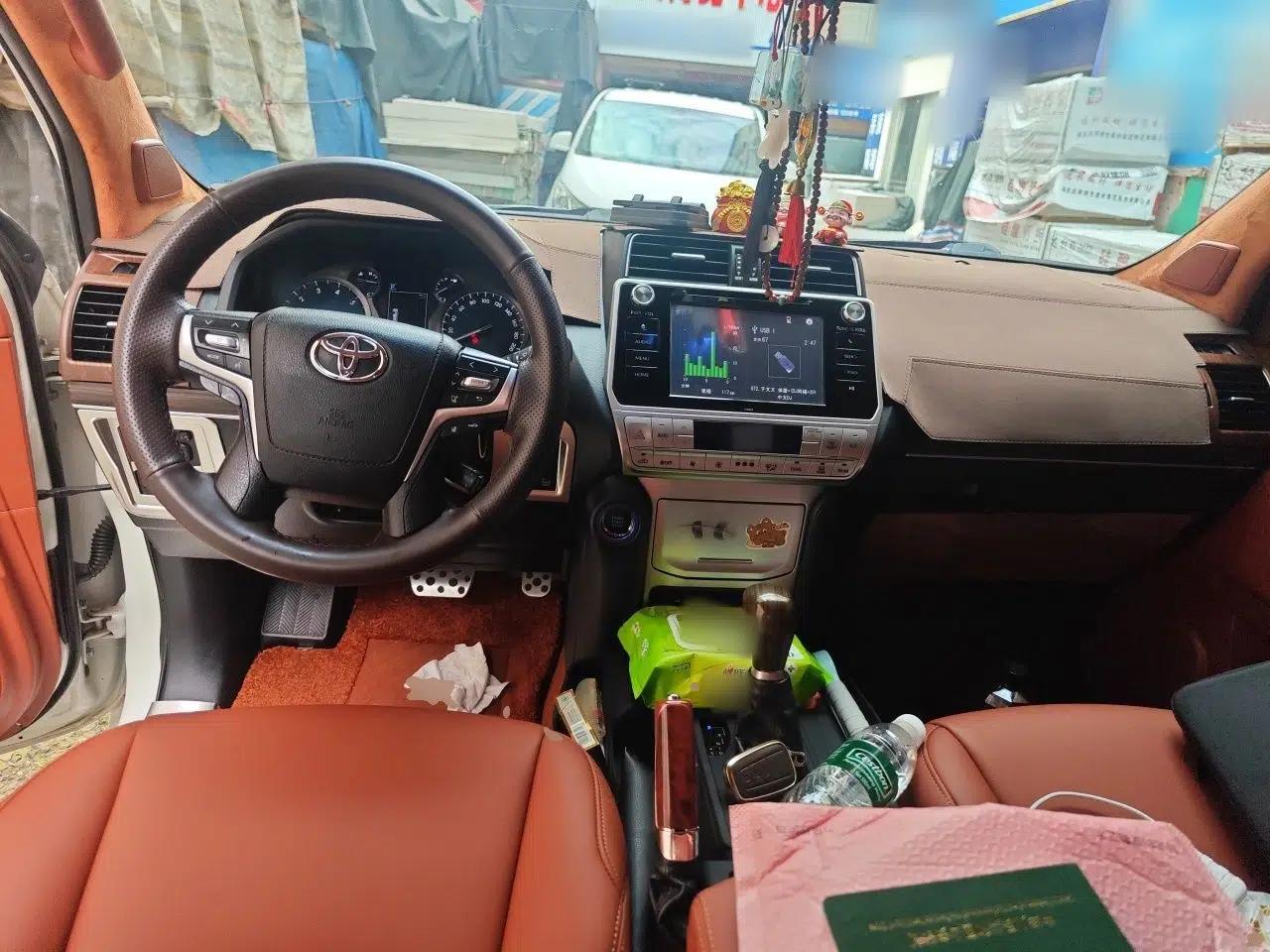 Toyota Prado 2018 3.5L Automatic TX-L with Rear-Mounted Spare Tire — миниатюра 9