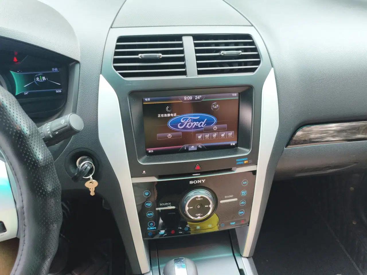 Ford Explorer 2013 3.5L Deluxe Model — миниатюра 13