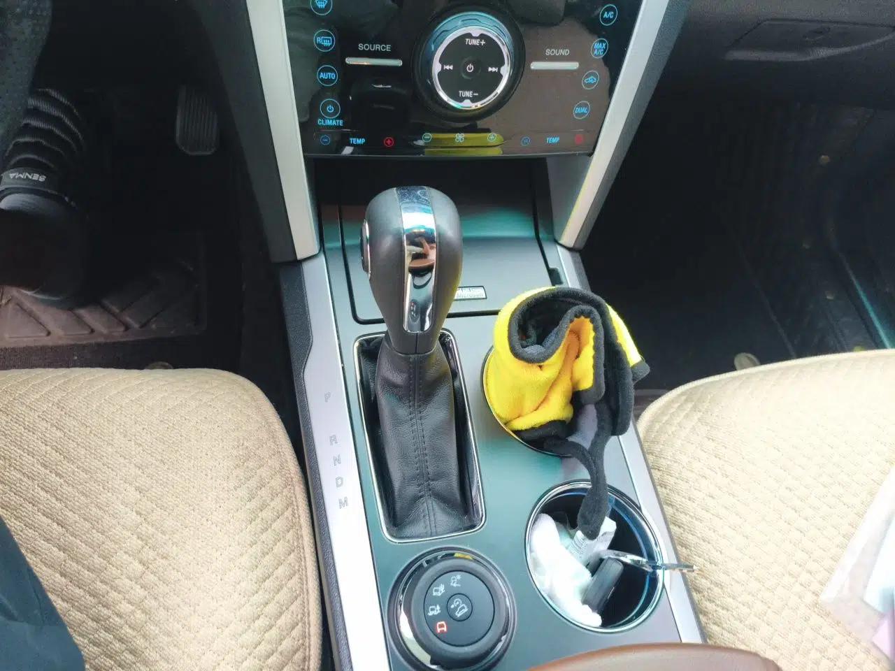 Ford Explorer 2013 3.5L Deluxe Model — миниатюра 14