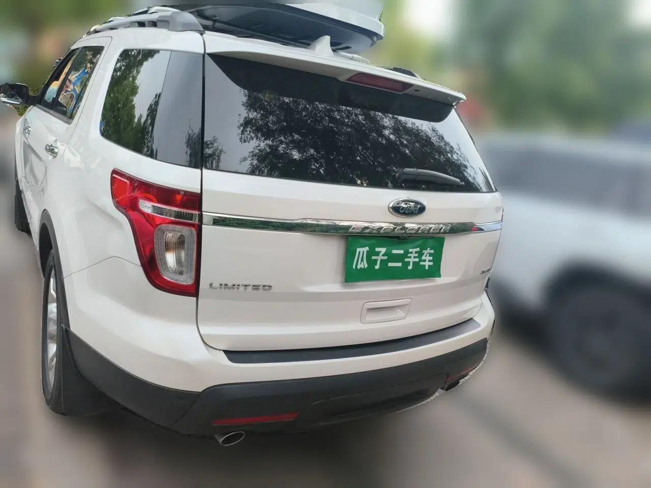 Ford Explorer 2013 3.5L Deluxe Model — миниатюра 5