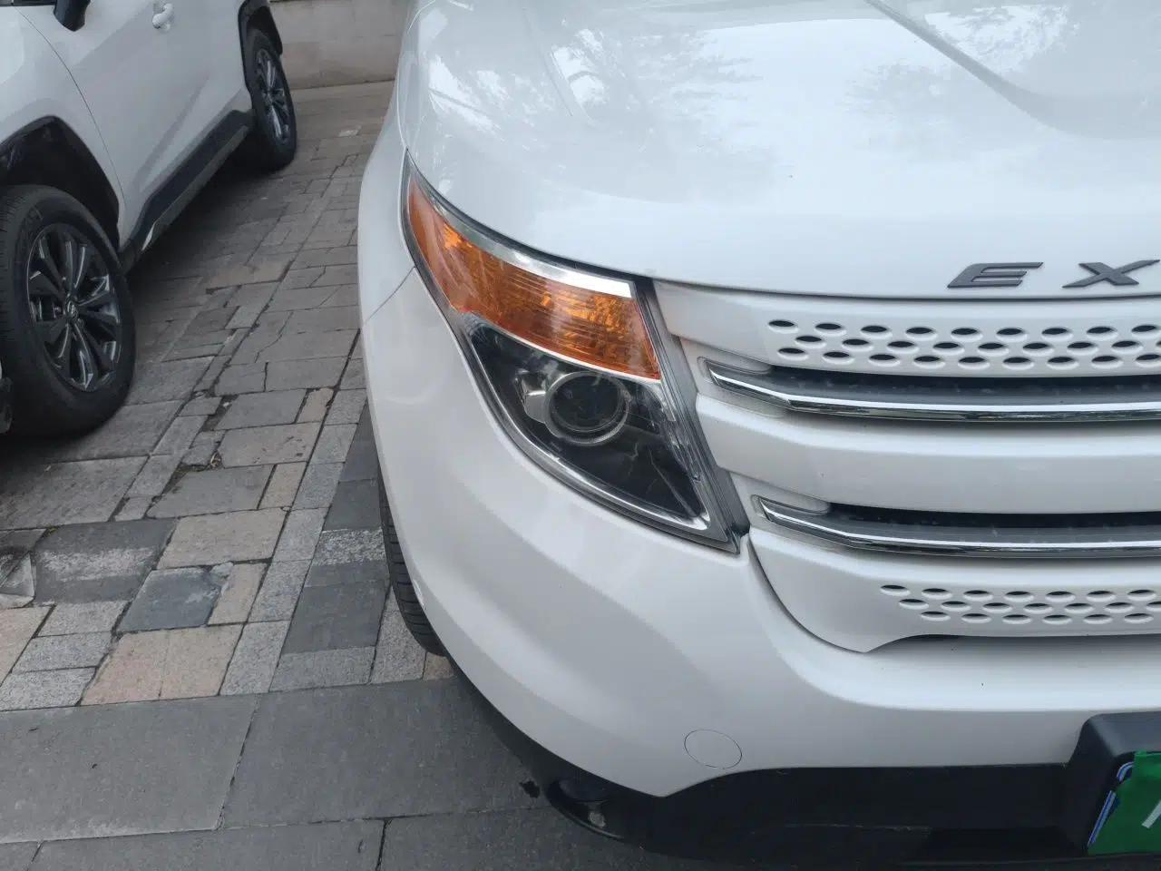 Ford Explorer 2013 3.5L Deluxe Model — миниатюра 7
