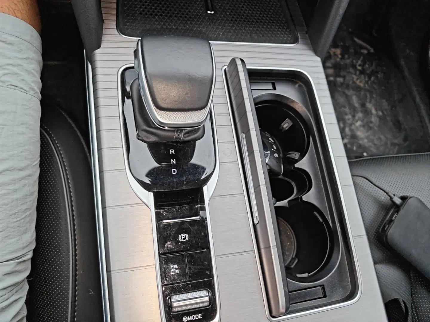 Hongqi HS7 PHEV 2024 2.0T PHEV Four-Wheel Drive Flagship Edition 6 Seats — миниатюра 16