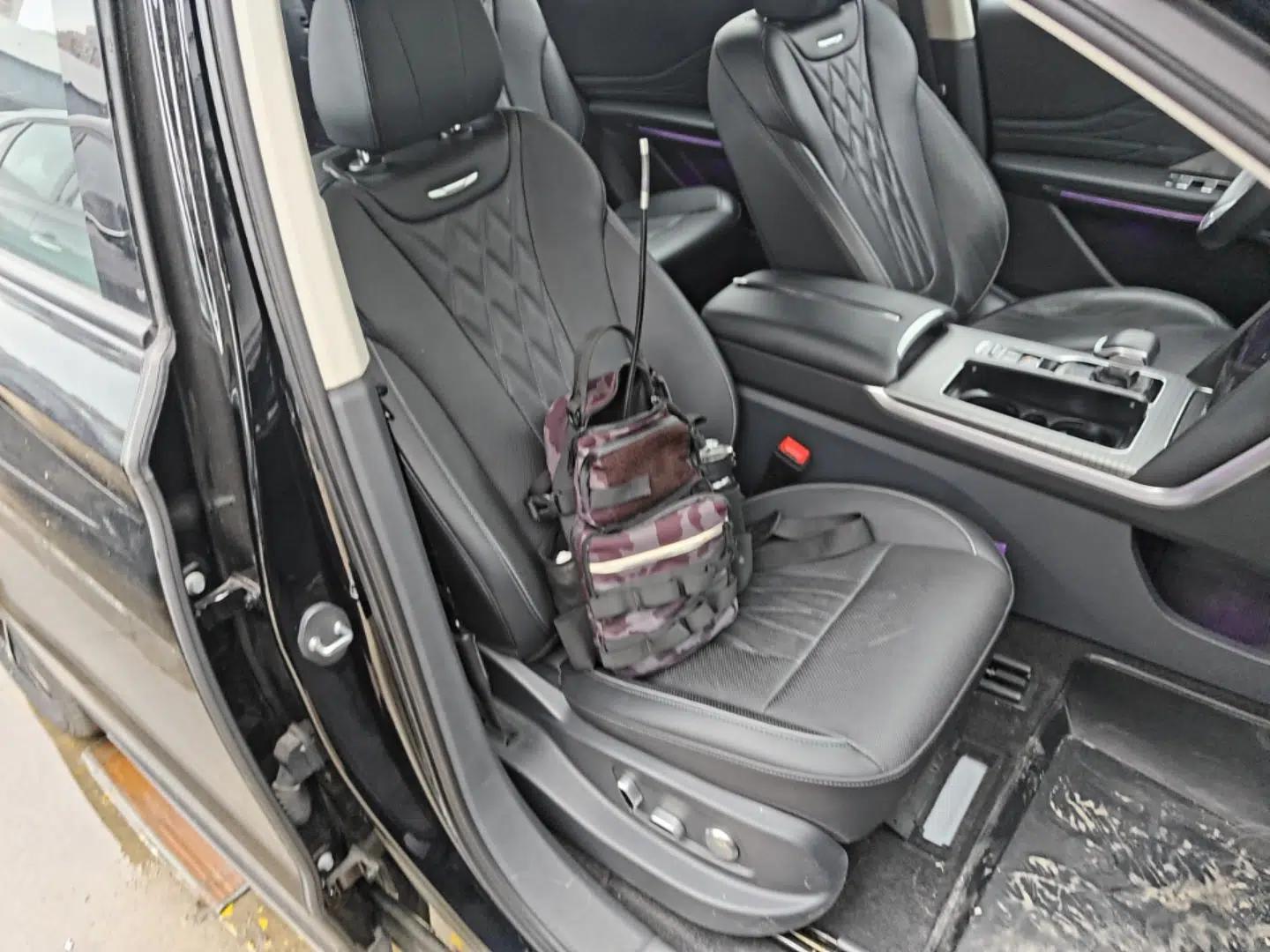 Hongqi HS7 PHEV 2024 2.0T PHEV Four-Wheel Drive Flagship Edition 6 Seats — миниатюра 19