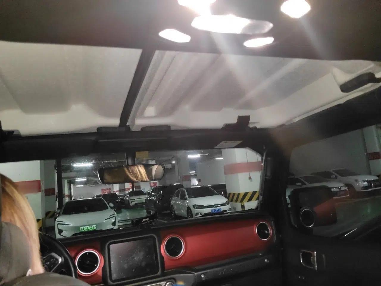 Jeep Wrangler 2021 2.0T Robin Hood Four-Door Edition — миниатюра 18
