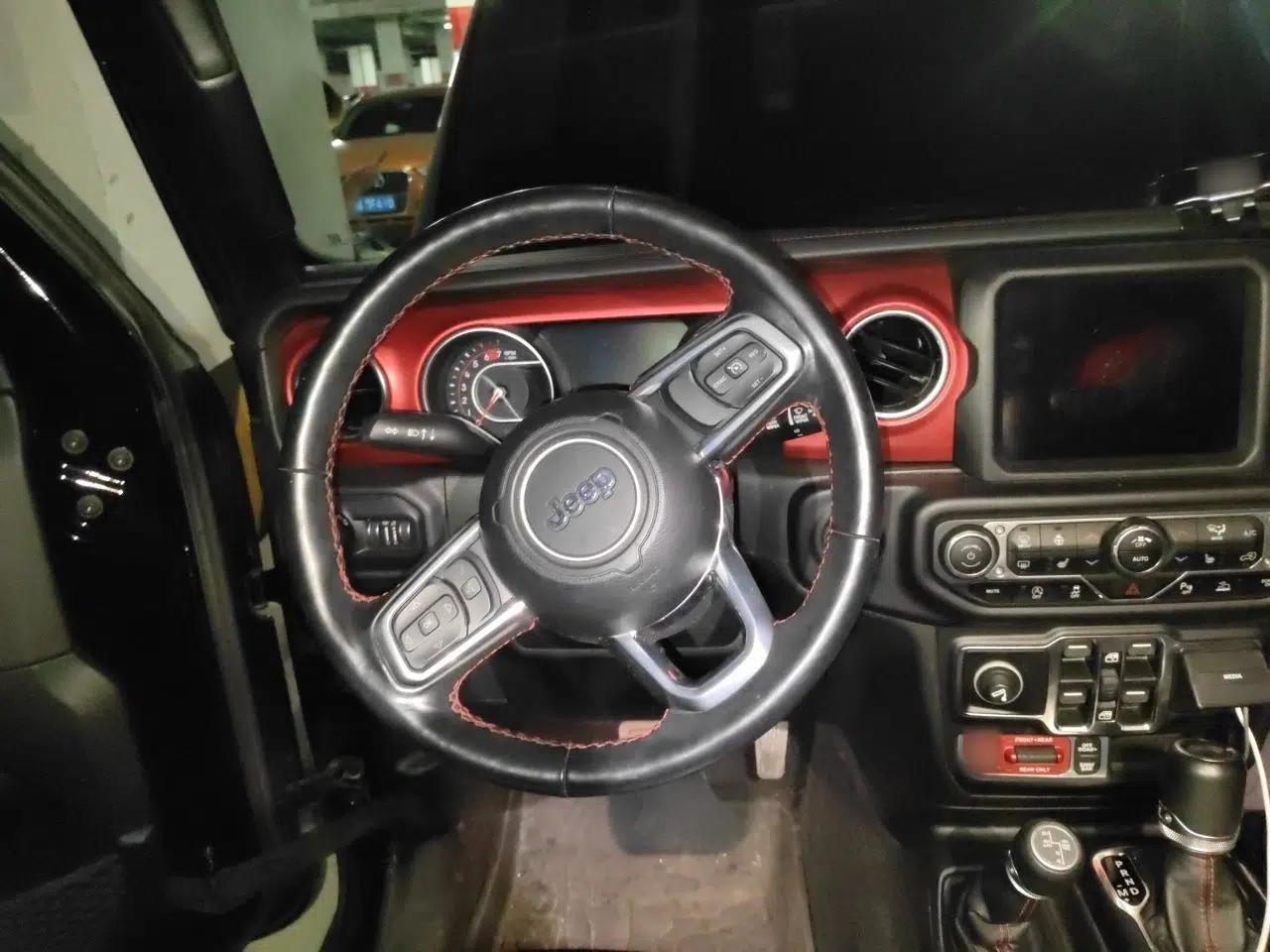 Jeep Wrangler 2021 2.0T Robin Hood Four-Door Edition — миниатюра 10