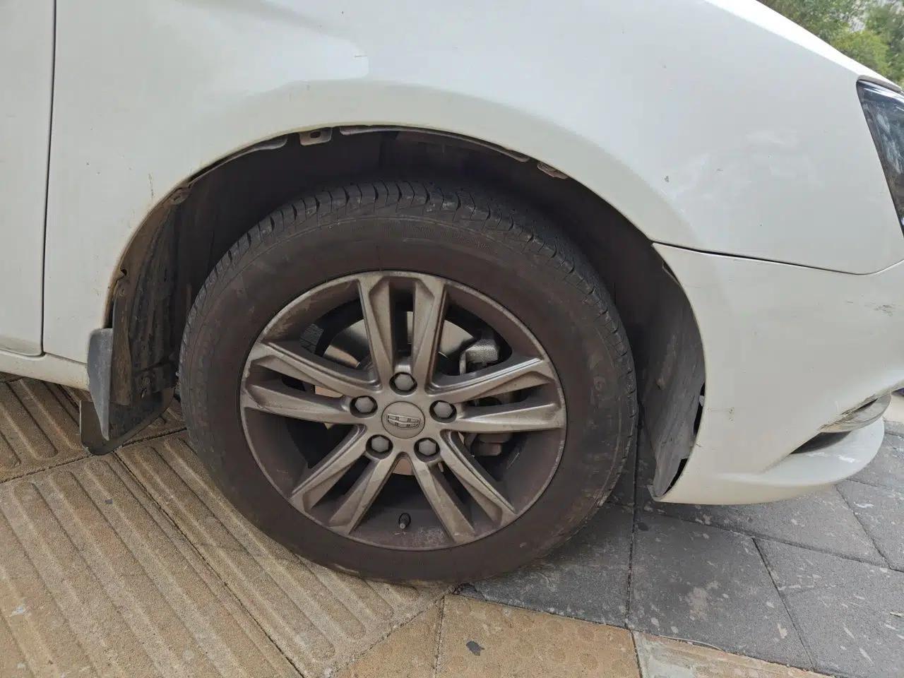 Geely Auto Emgrand 2017 Sedan Million Edition 1.5L Manual Upward Connect Version — миниатюра 8