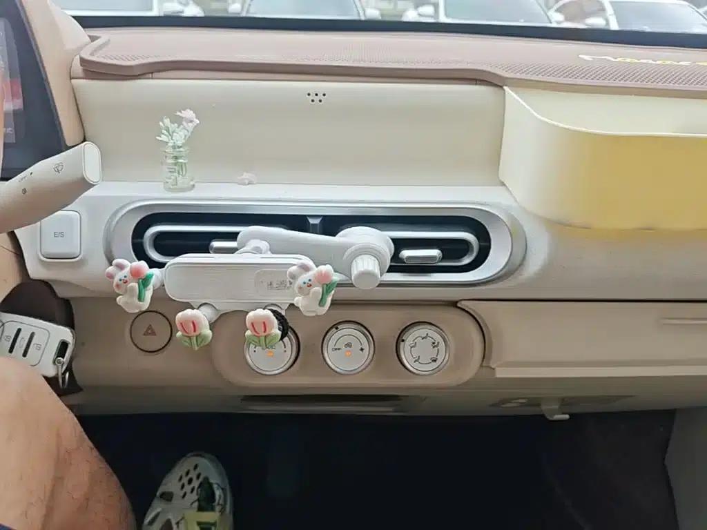Hongguang MINIEV 2024 Third Generation 215km/h Youth Edition — миниатюра 13