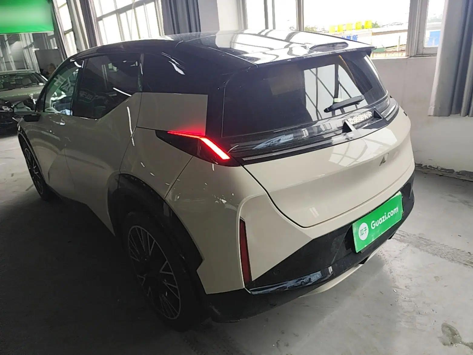 Zeekr X 2023 Four-Wheel Drive YOU Edition 4 Seats — миниатюра 4