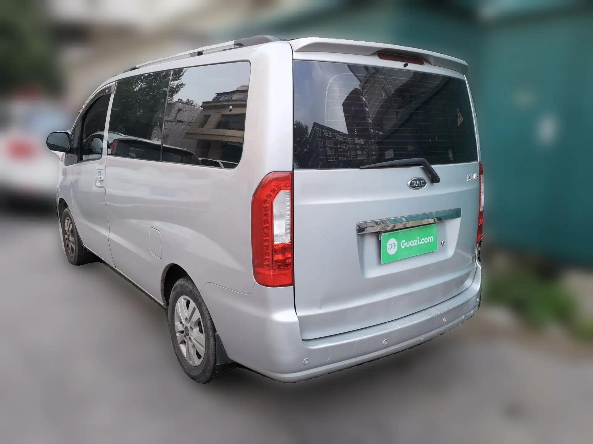 JAC Refine M3 2018 IKEA Edition 1.6L Luxury Smart Model — миниатюра 4