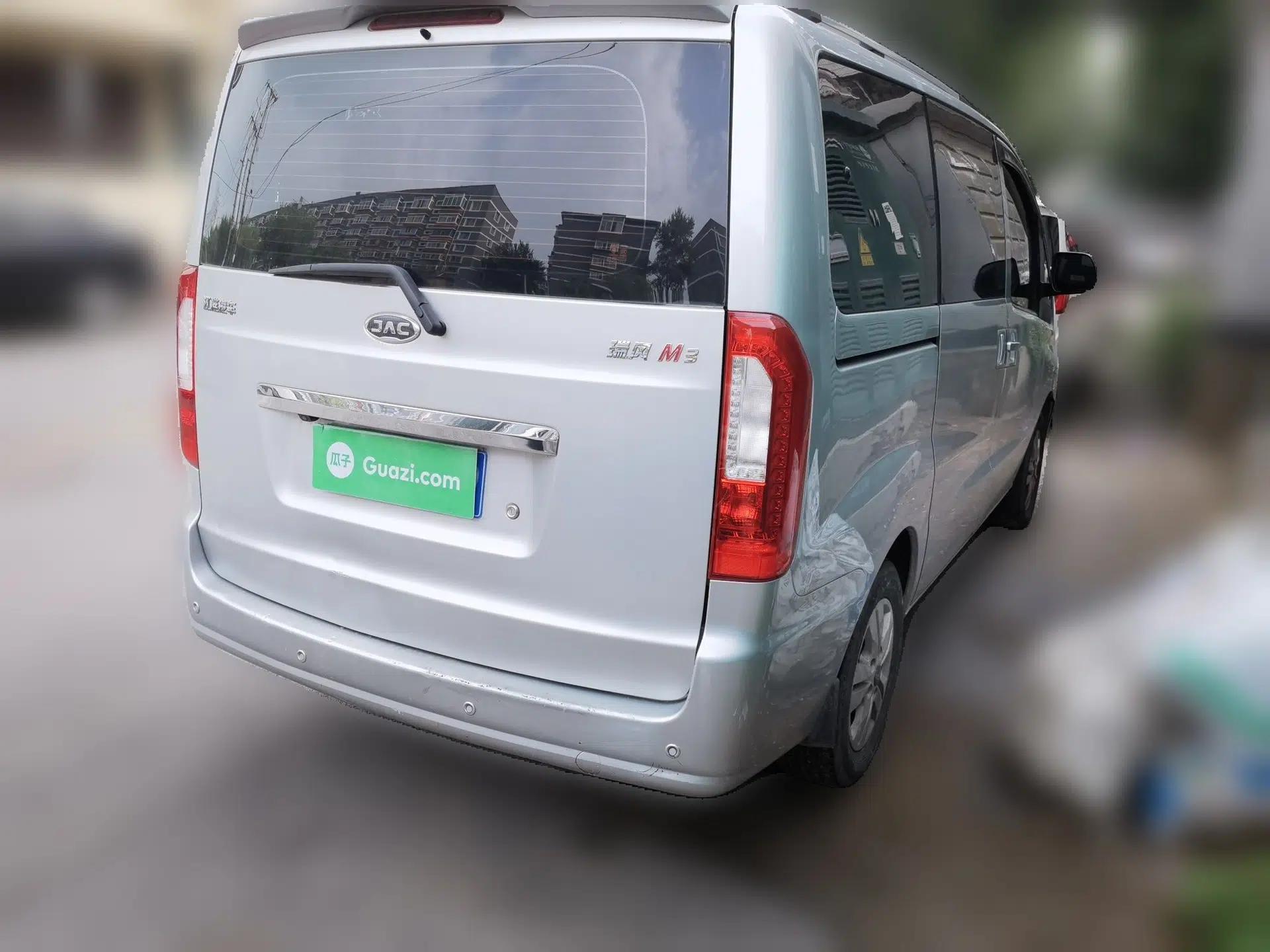 JAC Refine M3 2018 IKEA Edition 1.6L Luxury Smart Model — миниатюра 6