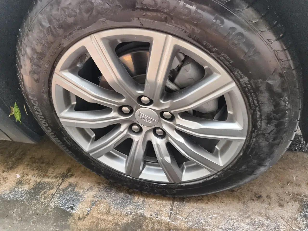 Cadillac XT4 2018 28T Two-Wheel-Drive Luxury Model — миниатюра 8