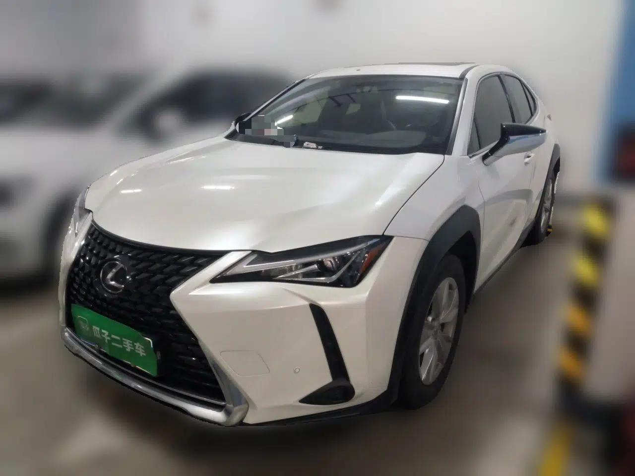 Lexus UX 2020 200 Special Edition — миниатюра 1