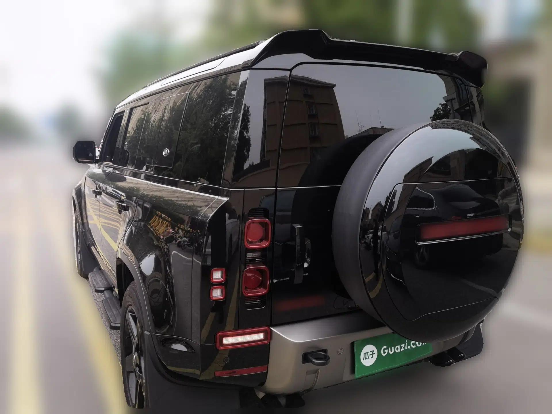 Land Rover Defender 2024 110 3.0T P400 X-DYNAMIC HSE — миниатюра 4