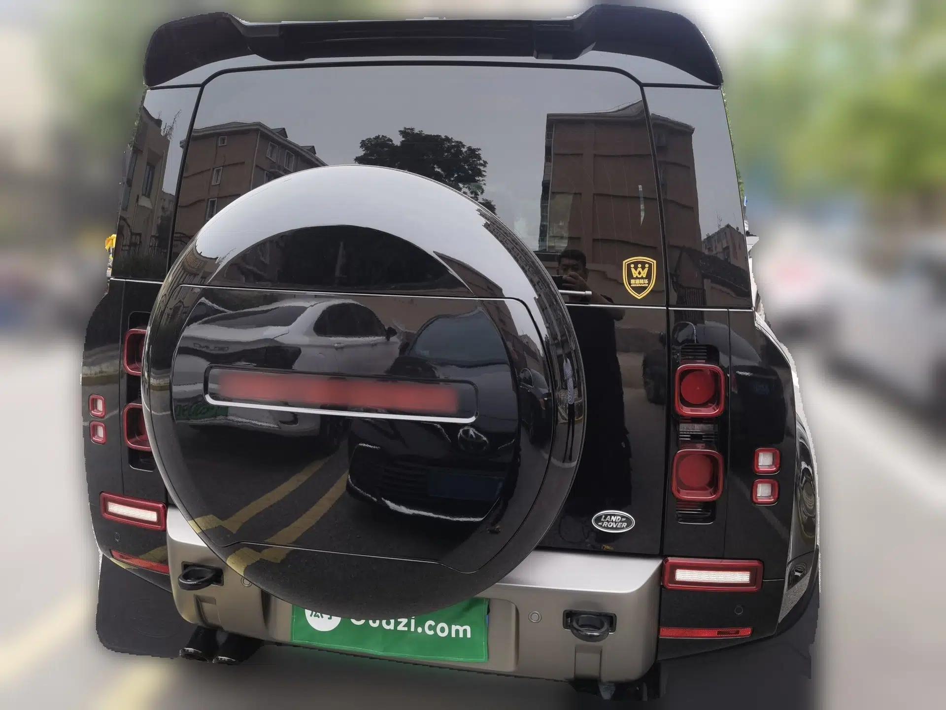 Land Rover Defender 2024 110 3.0T P400 X-DYNAMIC HSE — миниатюра 5