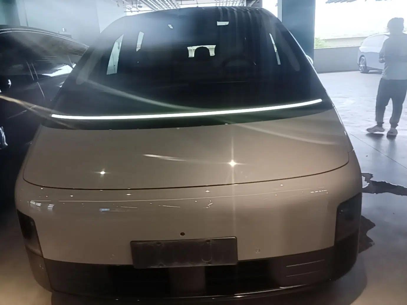 Li Auto MEGA 2025 Ultra Smart Refreshed Edition — миниатюра 2