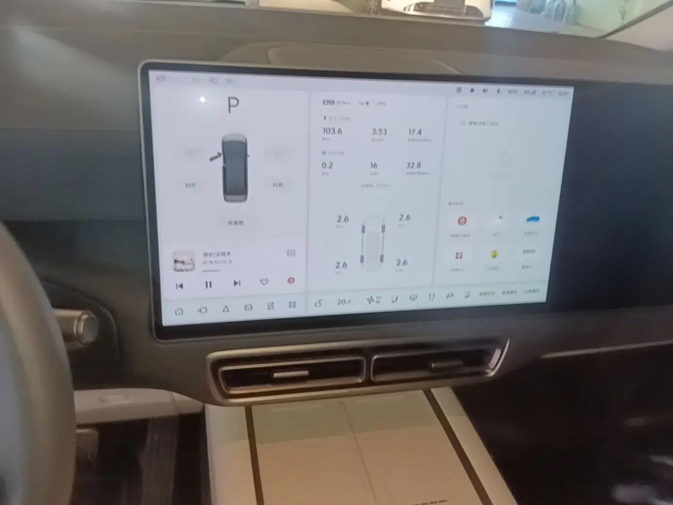 Li Auto MEGA 2025 Ultra Smart Refreshed Edition — миниатюра 15