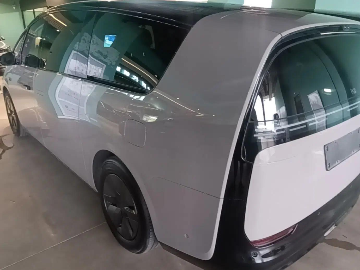Li Auto MEGA 2025 Ultra Smart Refreshed Edition — миниатюра 4