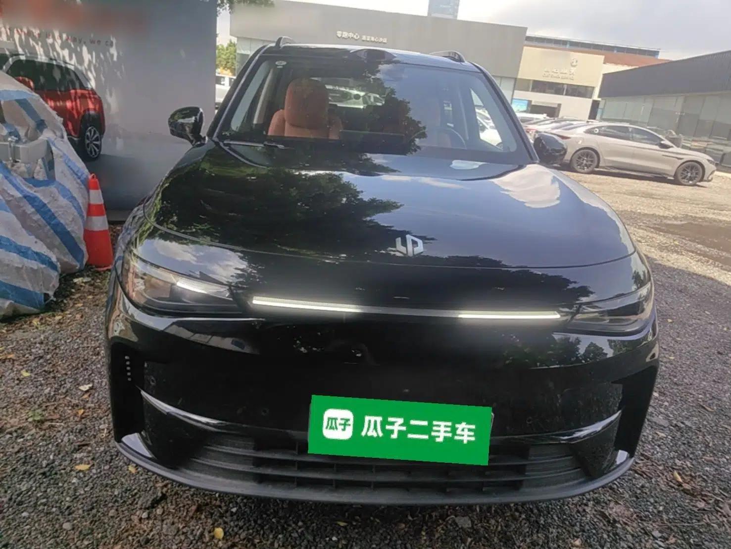 Leapmotor C16 2026 Extended-Range 280 LiDAR Zhizun Edition 6 Seats — миниатюра 2