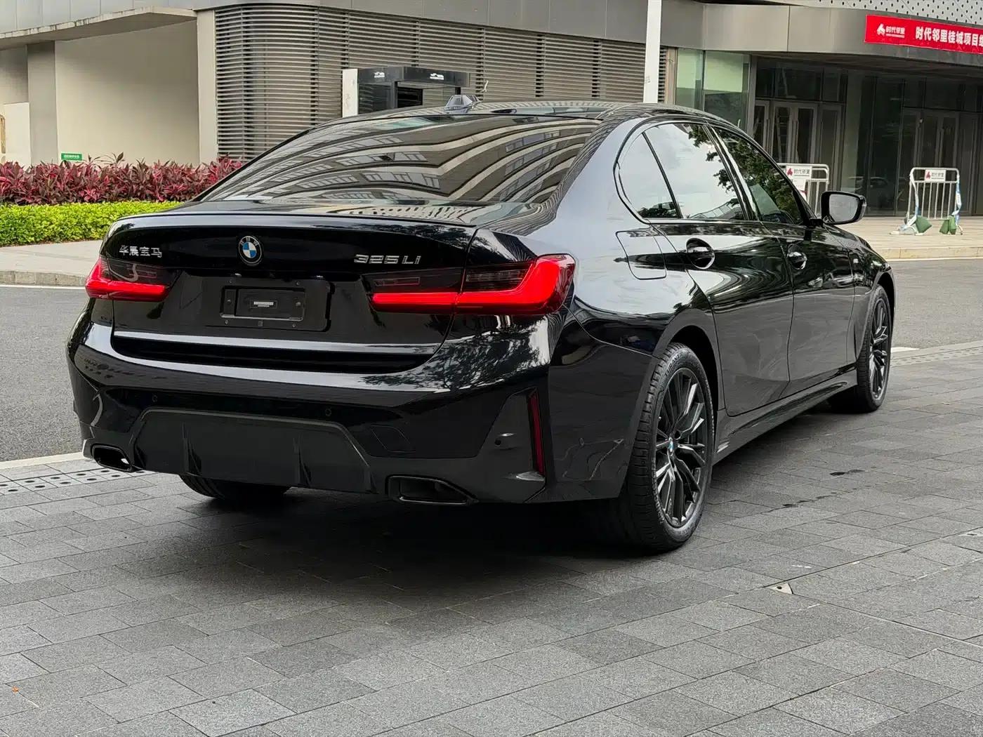 2023 BMW 3 Series 325Li M Sport Shadow Edition — миниатюра 5