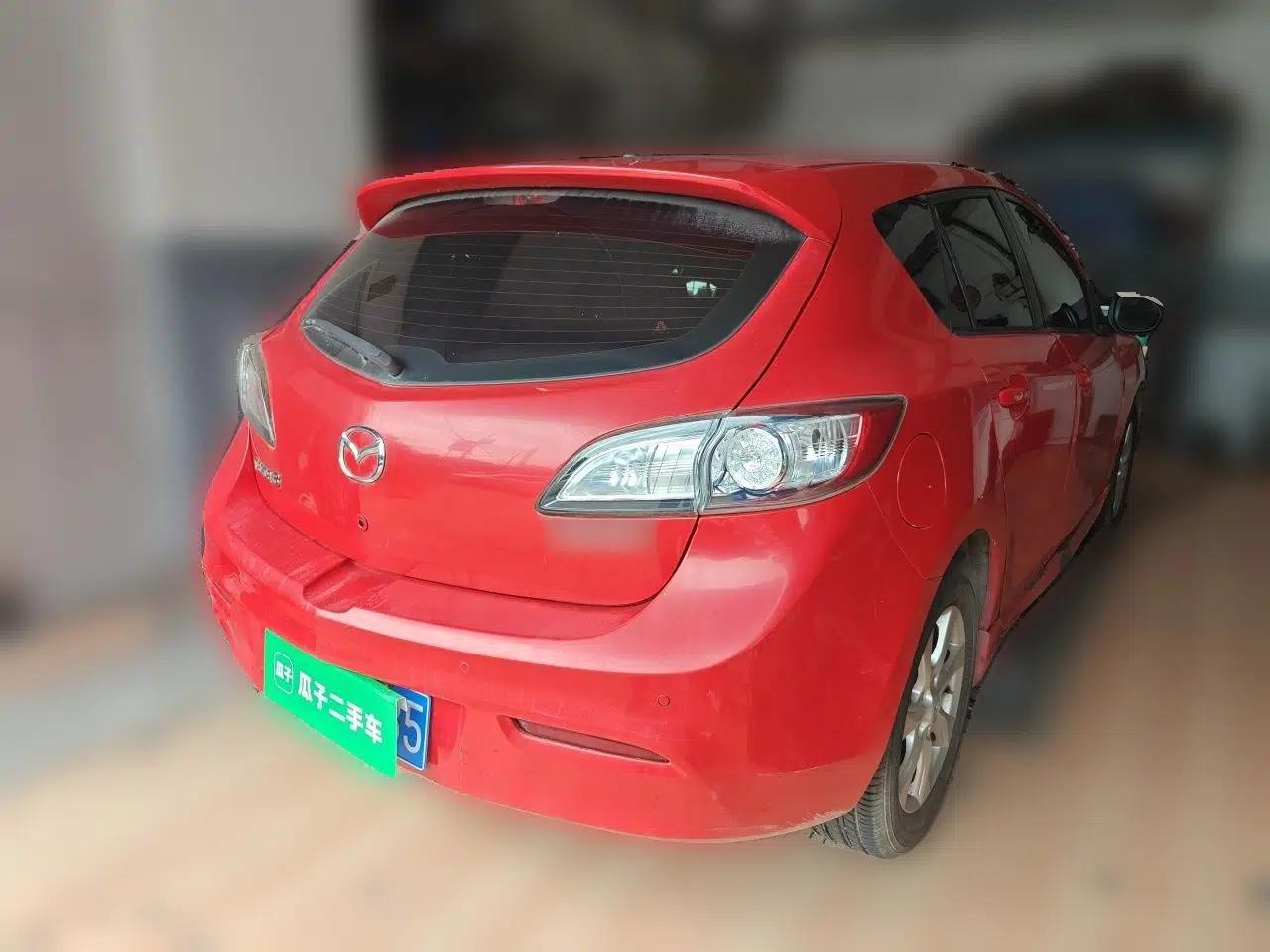 Mazda 3 2012 Hatchback 2.0L Automatic Luxury Model — миниатюра 6