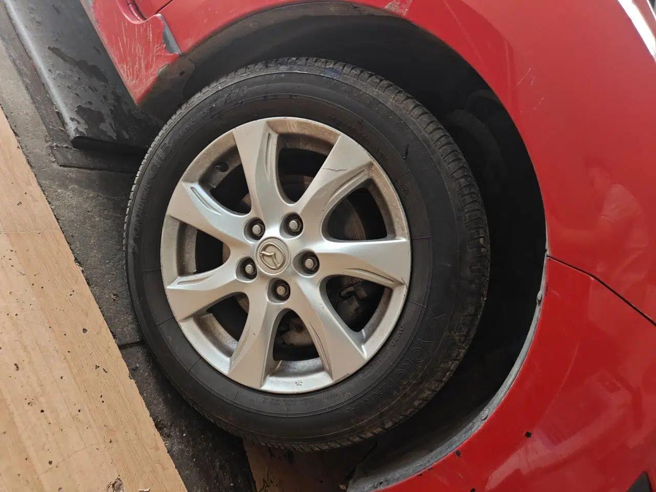Mazda 3 2012 Hatchback 2.0L Automatic Luxury Model — миниатюра 8