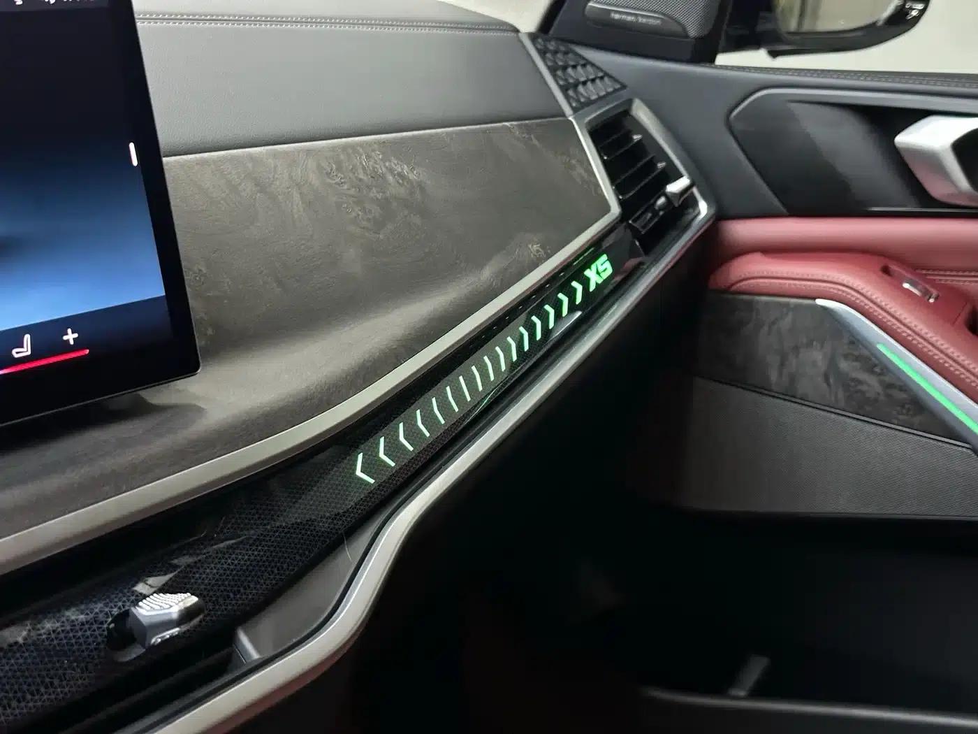 BMW X5 2023 xDrive 30Li M Sport Package — миниатюра 15
