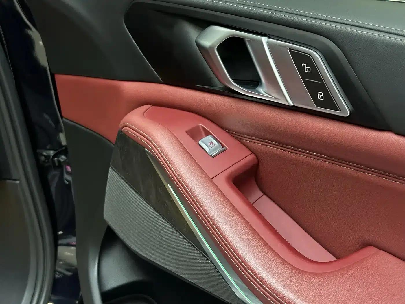 BMW X5 2023 xDrive 30Li M Sport Package — миниатюра 22
