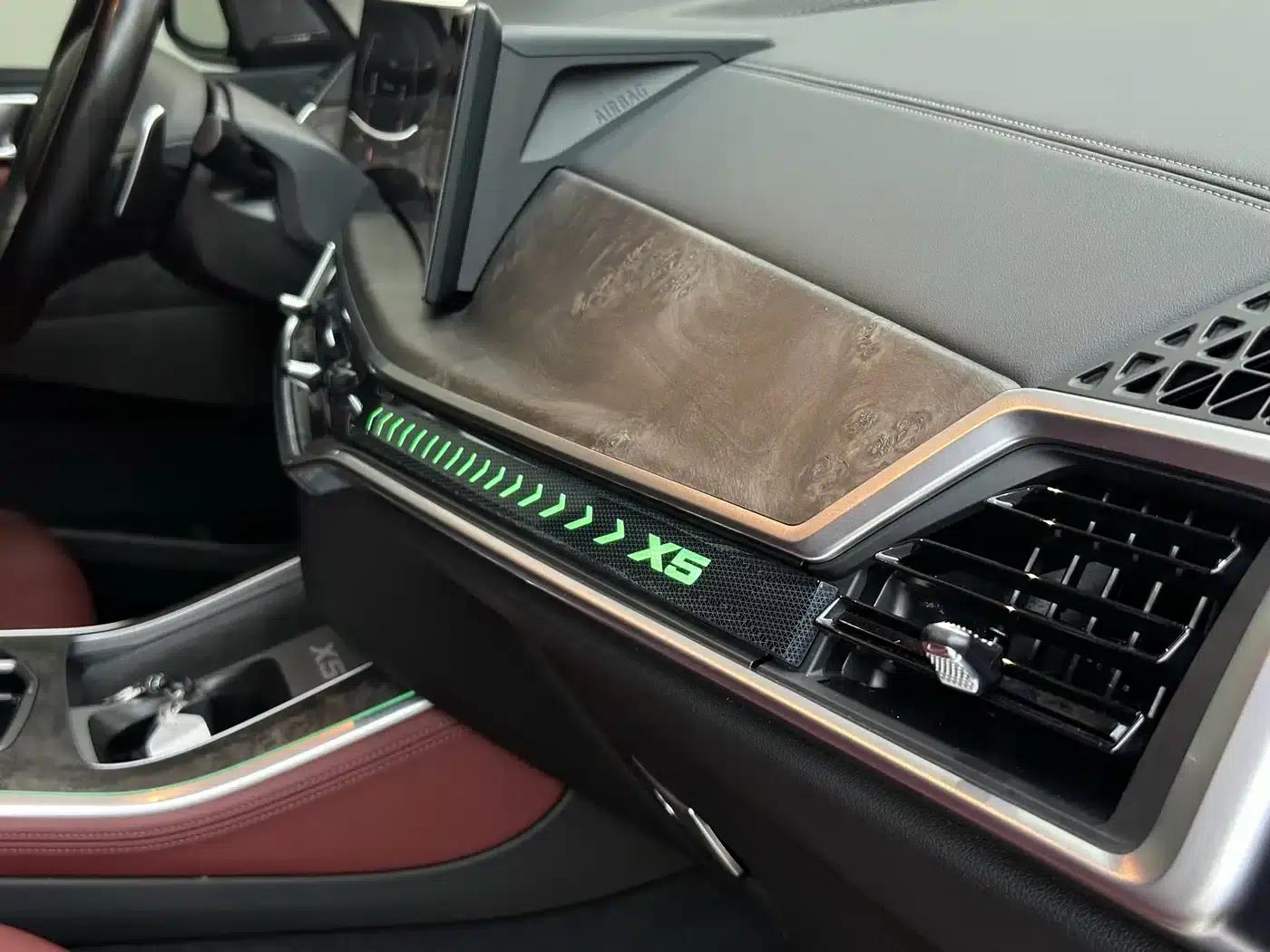 BMW X5 2023 xDrive 30Li M Sport Package — миниатюра 23