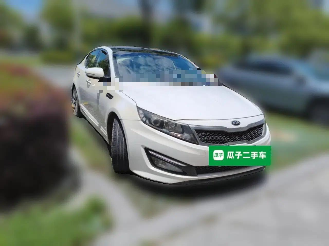 Kia K5 2011 2.0L Automatic GLS — миниатюра 3