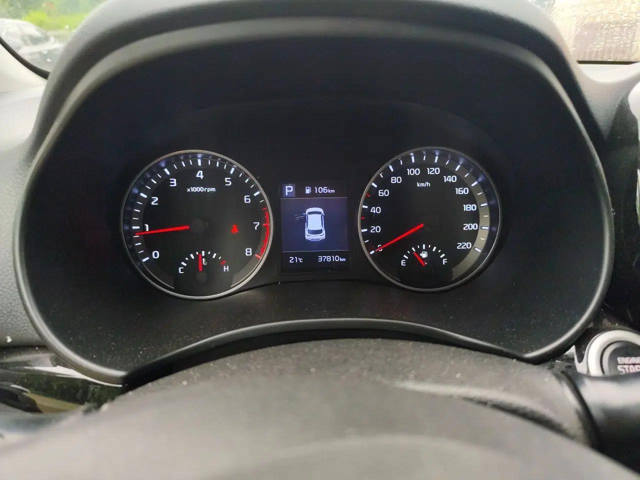 Kia kx1 Stonic 2021 1.4L CVT Sunroof Model — миниатюра 8