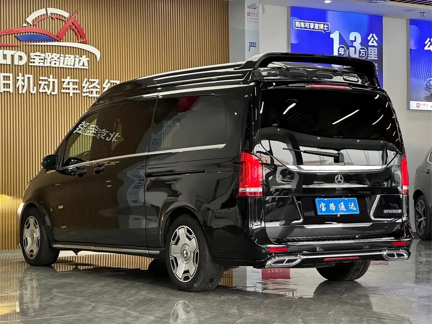 Mercedes-Benz V-Class 2022 V 260 L Long Wheelbase Luxury Edition — миниатюра 4